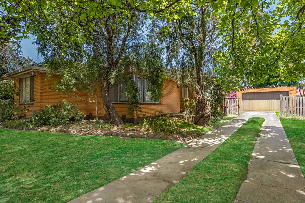 16 Plymouth Road, Croydon, VIC 3136