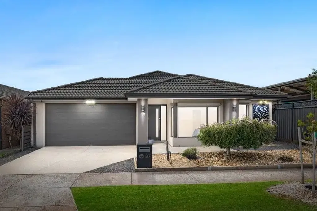 Stylish & Spacious 4-Bedroom Family Home