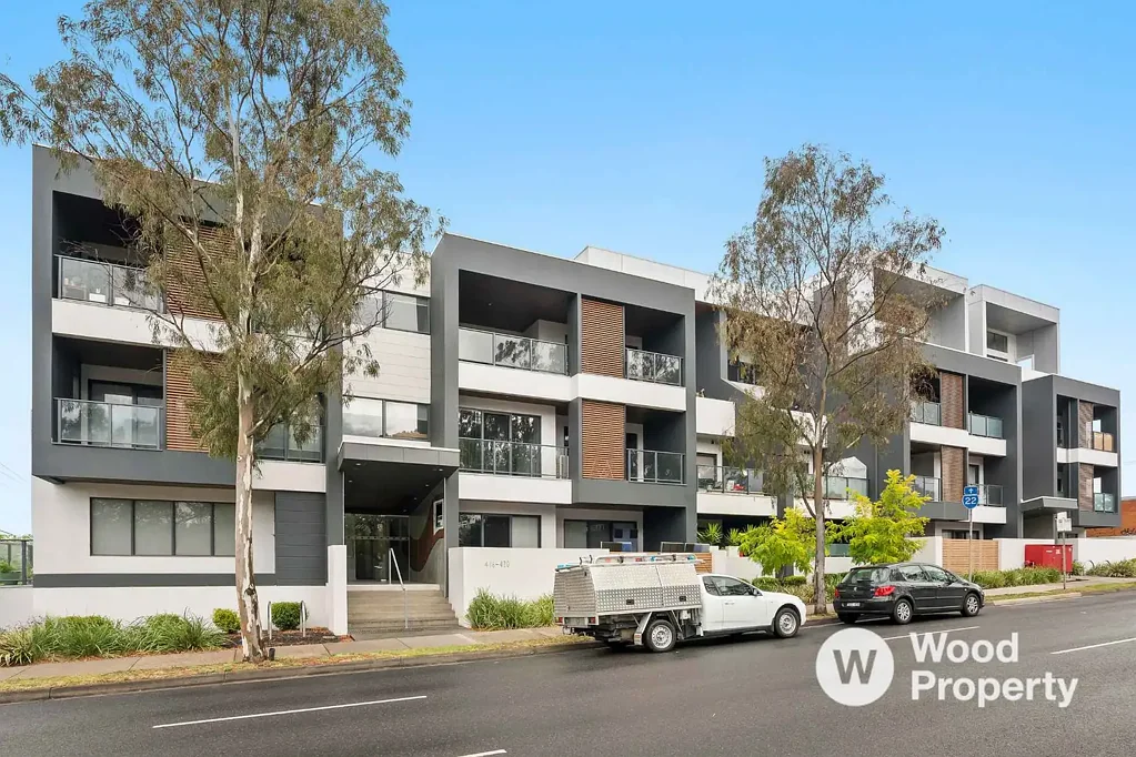 Modern One-Bedroom Apartment in a Prime Location
