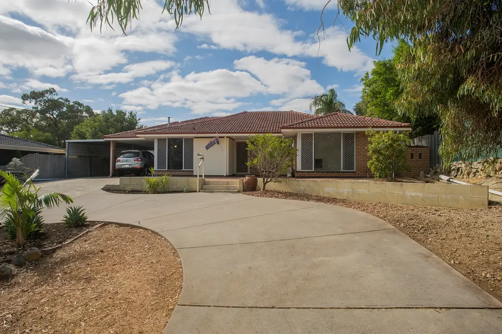11 Noel St, Helena Valley, WA 6056