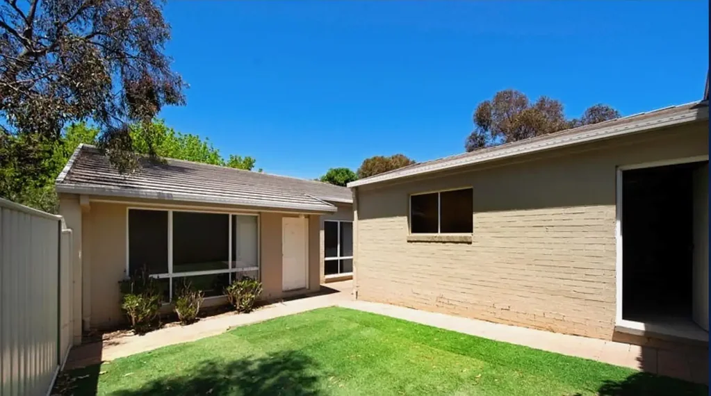 3-Bedroom Townhouse in Prime Palmerston Location