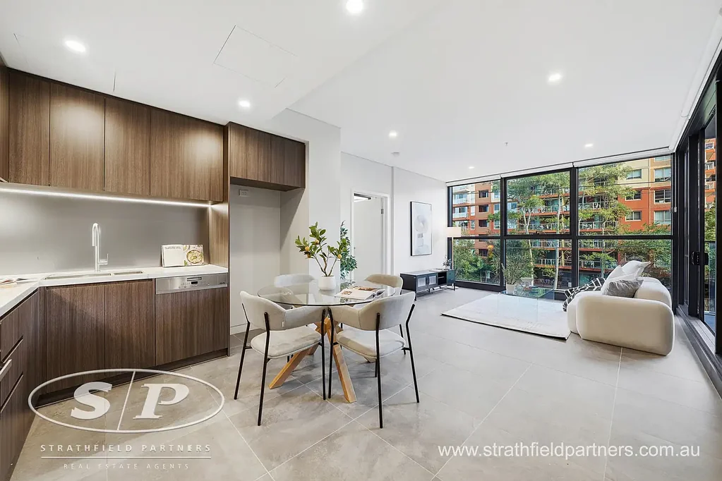 Homebush 2ห้องนอน As-New Two-Bedroom Plus Study with Dual Balconies
