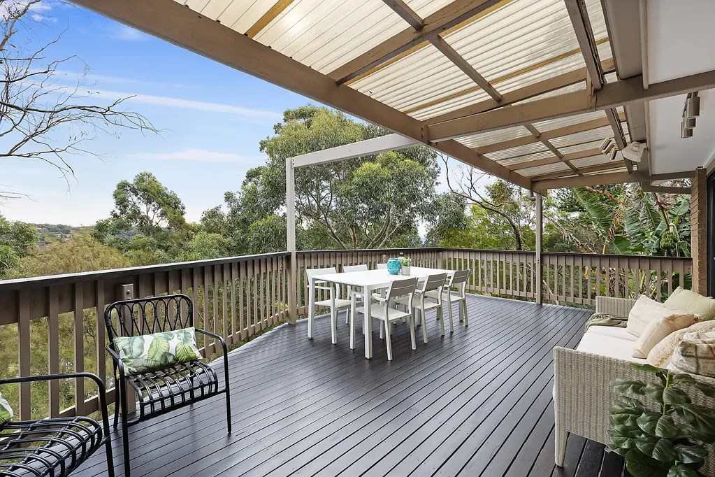 Berowra Heights 4 Bedroom SPLIT LEVEL BEAUTY