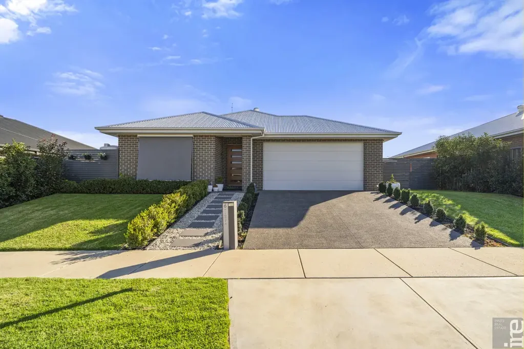 Wangaratta 4غرفة نوم Superb modern home. Immaculate presentation.