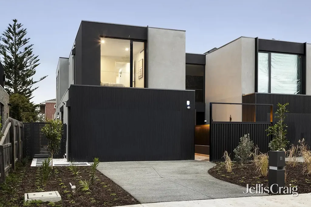 Ivanhoe 4 Bedroom Contemporary Excellence in Parklands Precinct