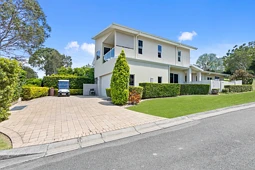 6018A Vista Drive, Benowa