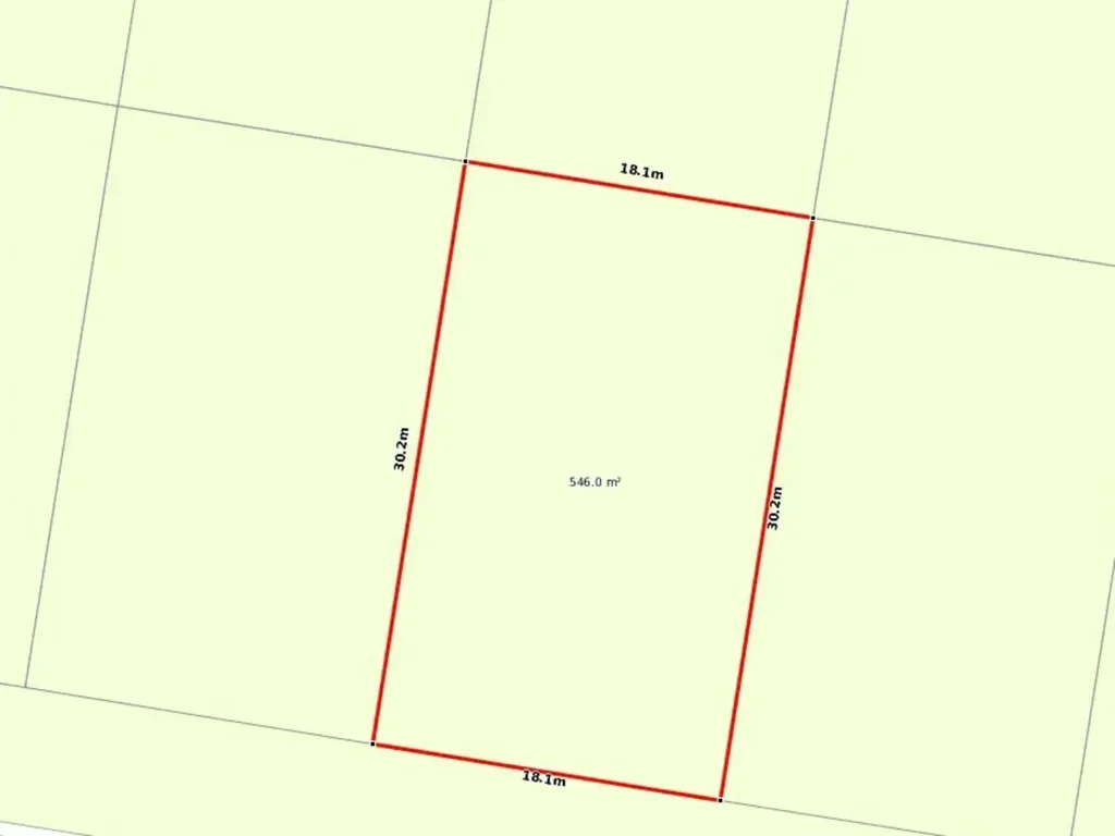 Russell Island Russell Island北端宝地 便利通道 南北朝向 优质地块 理想建筑选择 North End Location – Great Block Ready to Go!