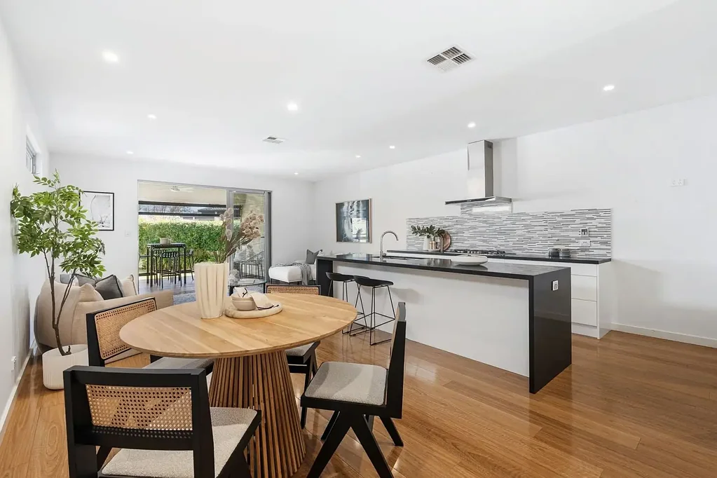 Dover Gardens 4ਬੈੱਡਰੂਮ Custom  Contemporary Design, Everyday Ease.