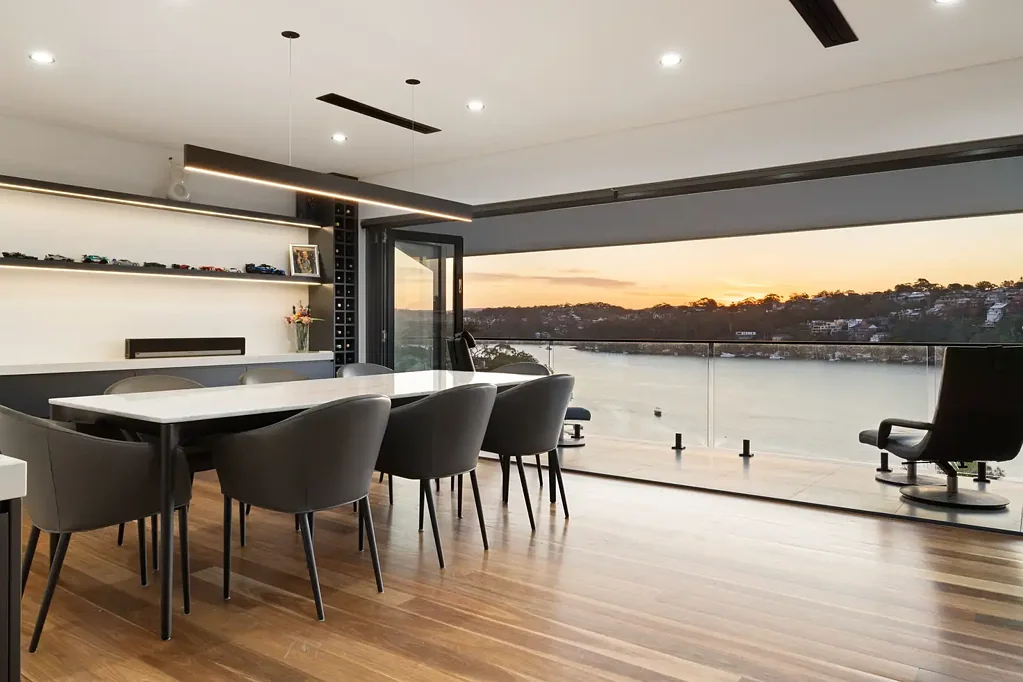 Yowie Bay 4બેડરૂમ West Facing Deep Waterfront Home