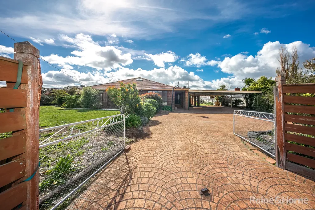 Large Family Home in Perfect Location