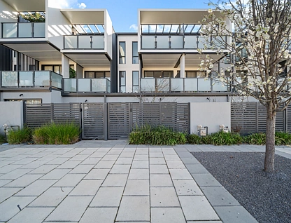 31/128 Easty Street, Phillip, Woden Valley District, 3房, 3浴, Townhouse