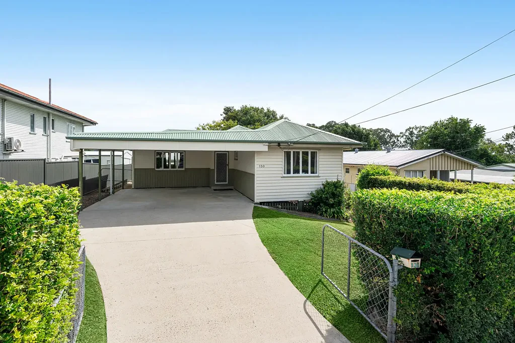 Wynnum 3房 宽敞主卧带衣帽间 独立浴缸淋浴 抛光木地板 全屋吊扇 超大洗衣房 雨水收集罐 优质学校近邻 COMFORT & CONVENIENCE