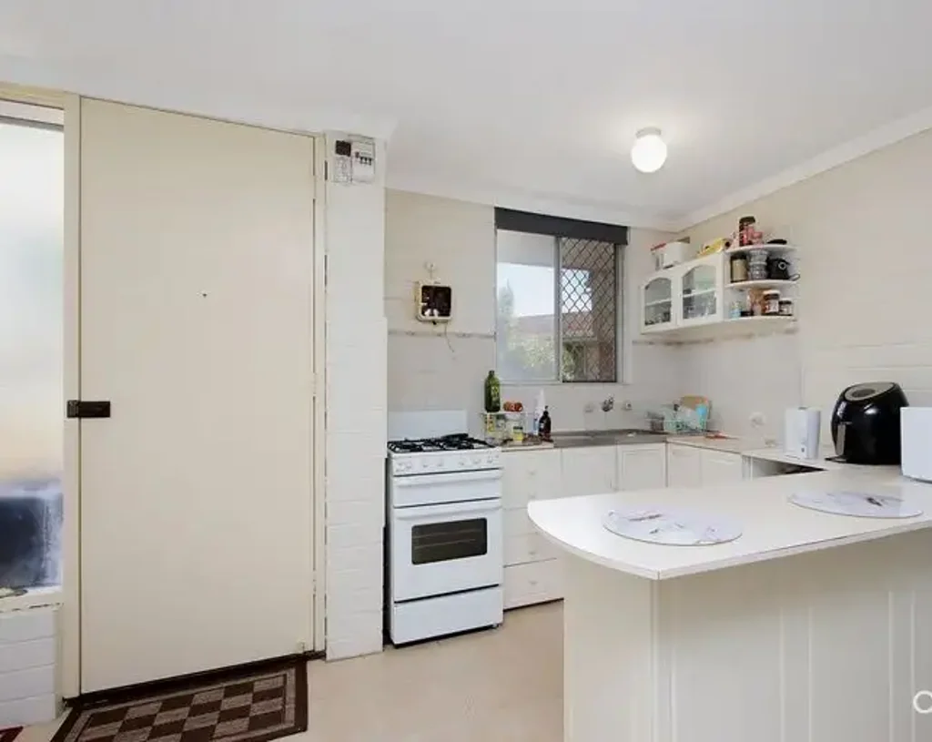34f/47 Herdsman Parade, Wembley, WA 6014