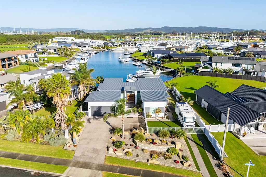 One Tree Point 4房  Waterfront Living At Its Best