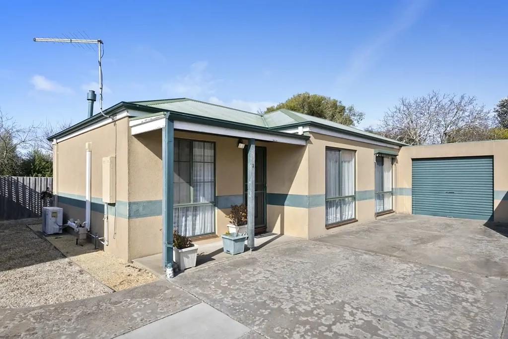 2/107 Latrobe Street, Redan, VIC 3350