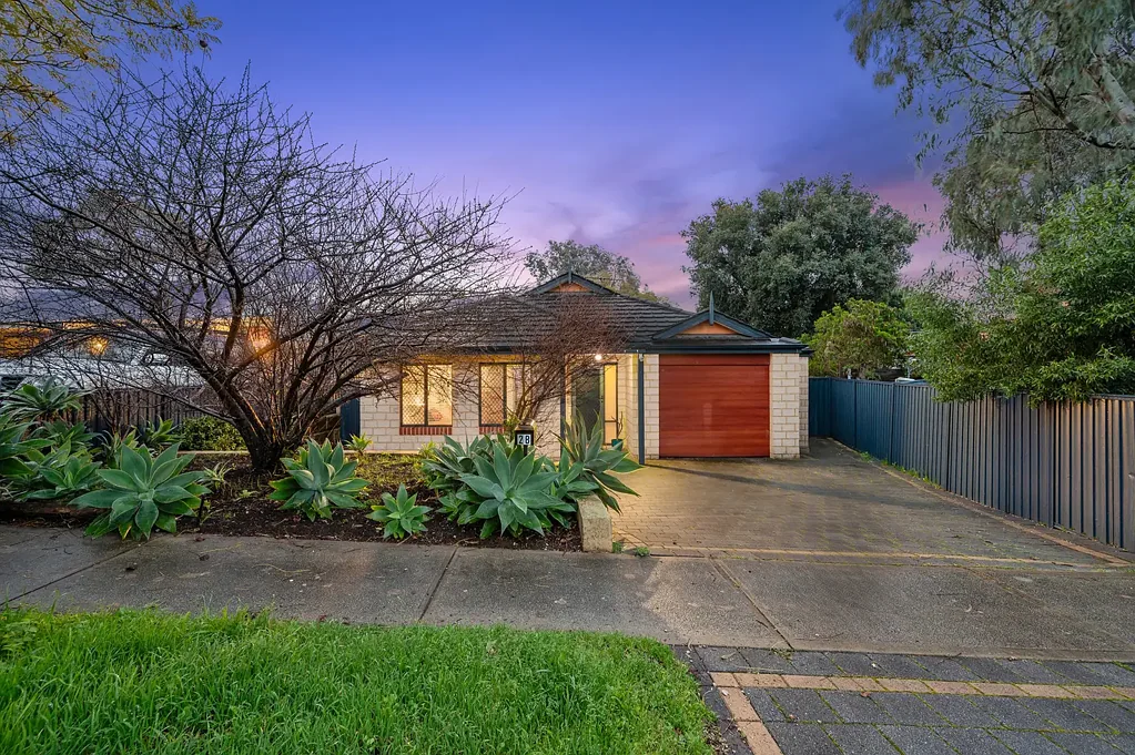 2B Snook Crescent, Hilton, WA 6163
