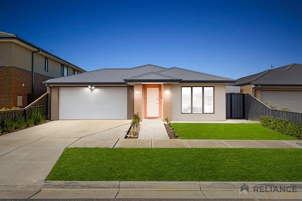 Diggers Rest 3ห้องนอน Comfortable Family Living on a Generous 448m² Block