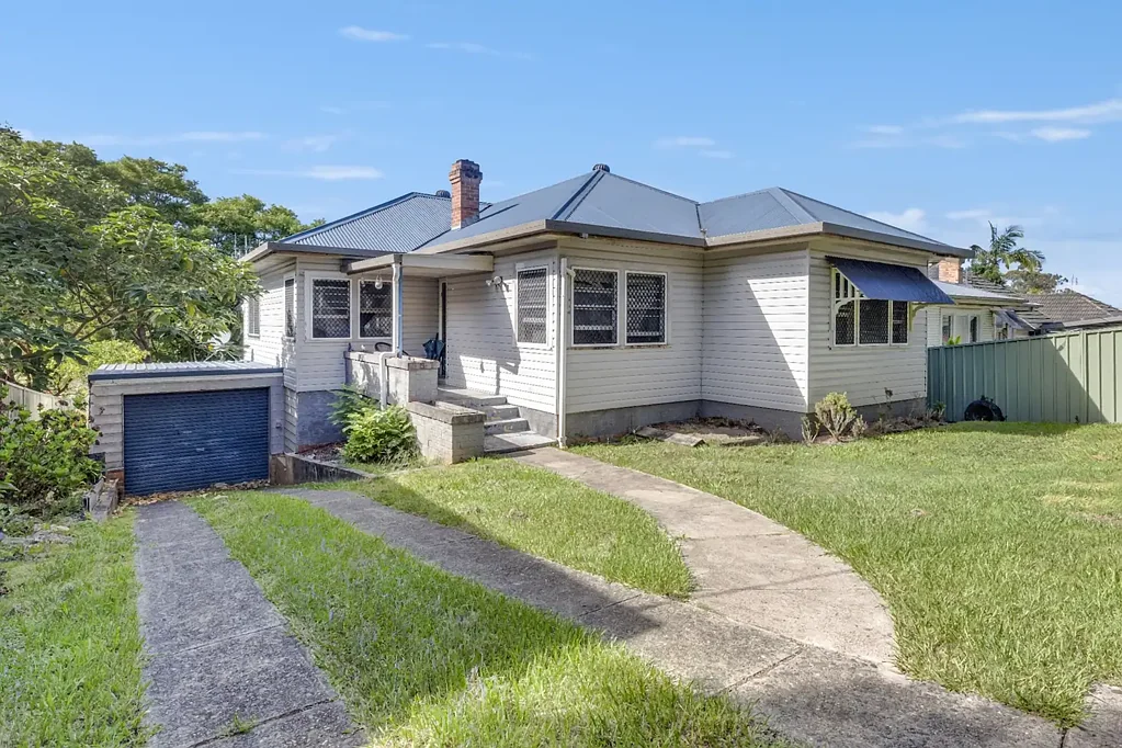 East Kempsey 3chambre East Kempsey Convenience Meets Solid Home