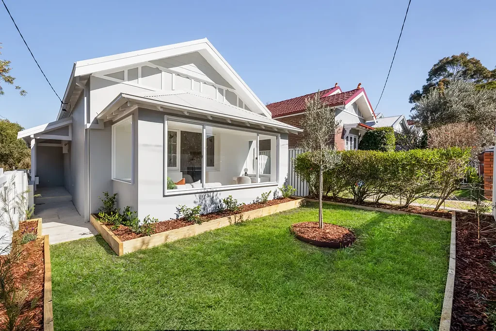 Marrickville 3Moenga Beautifully renovated freestanding sanctuary