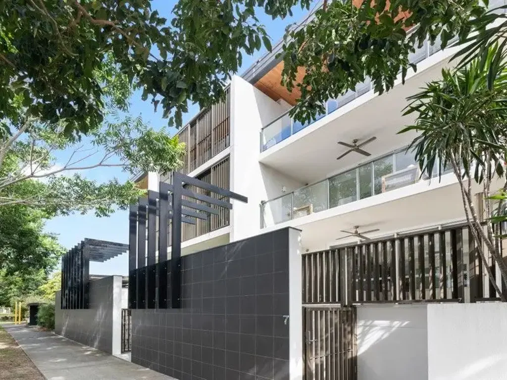 Fabulous One Bedroom Apartment in the heart of Bulimba