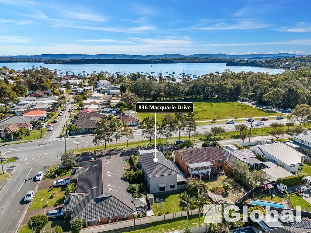 Croudace Bay 5ਬੈੱਡਰੂਮ Spacious Home With Huge Potential