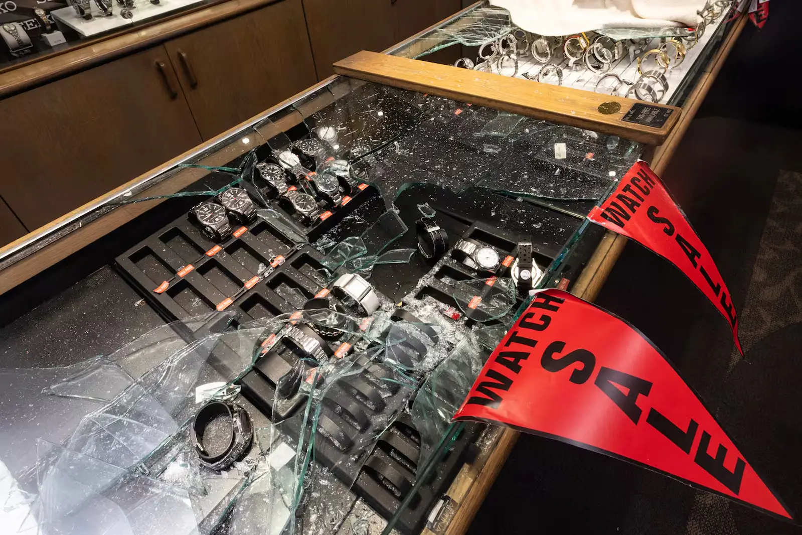 “最严重的暴力袭击”！奥克兰又有商店被抢，现场触目惊心！店主决定关门大吉