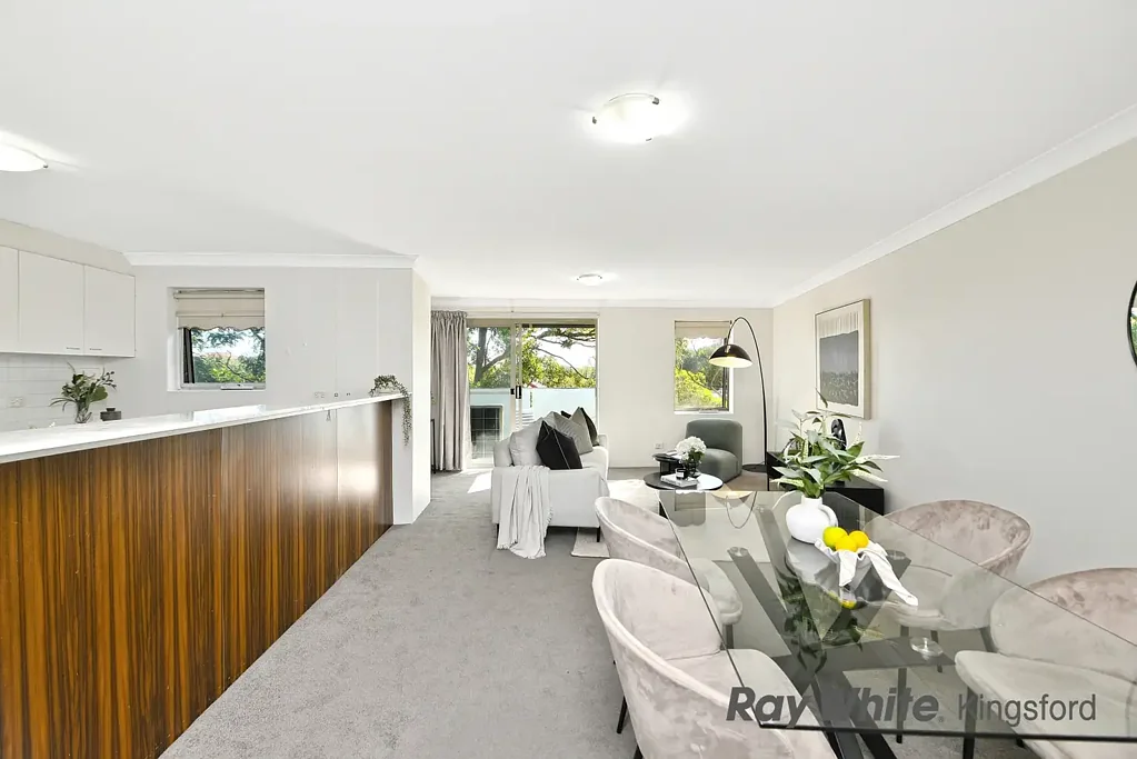 Kensington 2Zimmer Spacious Two-Bedroom Apartment with Balcony in Sought-After Gloucester Gardens