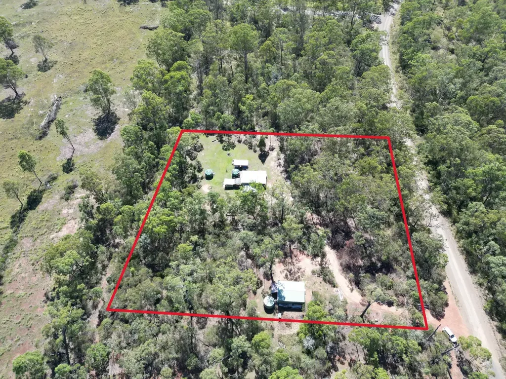Yarraman Lot 2 Noora Road – A peaceful off-grid retreat where nature sets the pace.