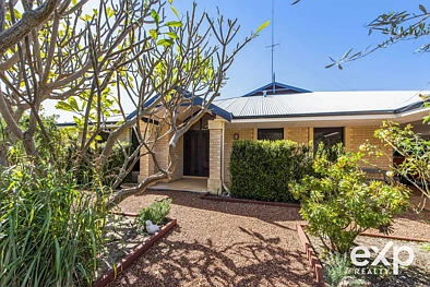 Waroona 4Phòng ngủ First Time Offered on Market - So much space!
