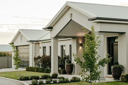 6 Monument Boulevard, Cardigan