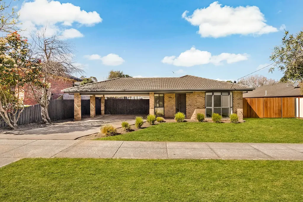 Sunbury 3房 带侧面通道及户外娱乐区的家庭住宅 Family Home with Side Access & Outdoor Entertaining