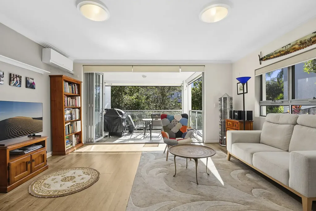 Dee Why 3બેડરૂમ Perfect address, spacious apartment with balcony and courtyard