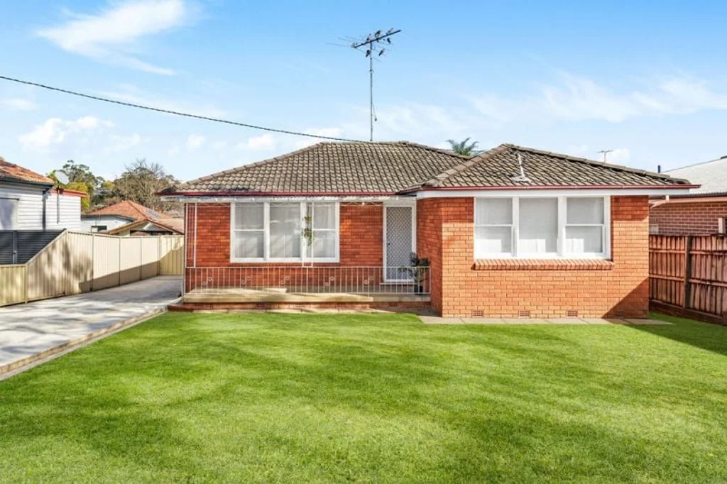 21 Hoddle Avenue, Bradbury, NSW 2560