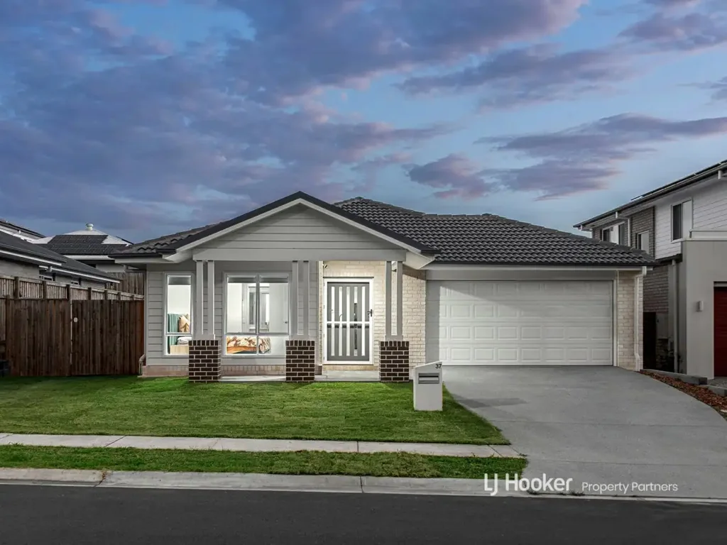 37 Davidson Circuit, Park Ridge, QLD 4125