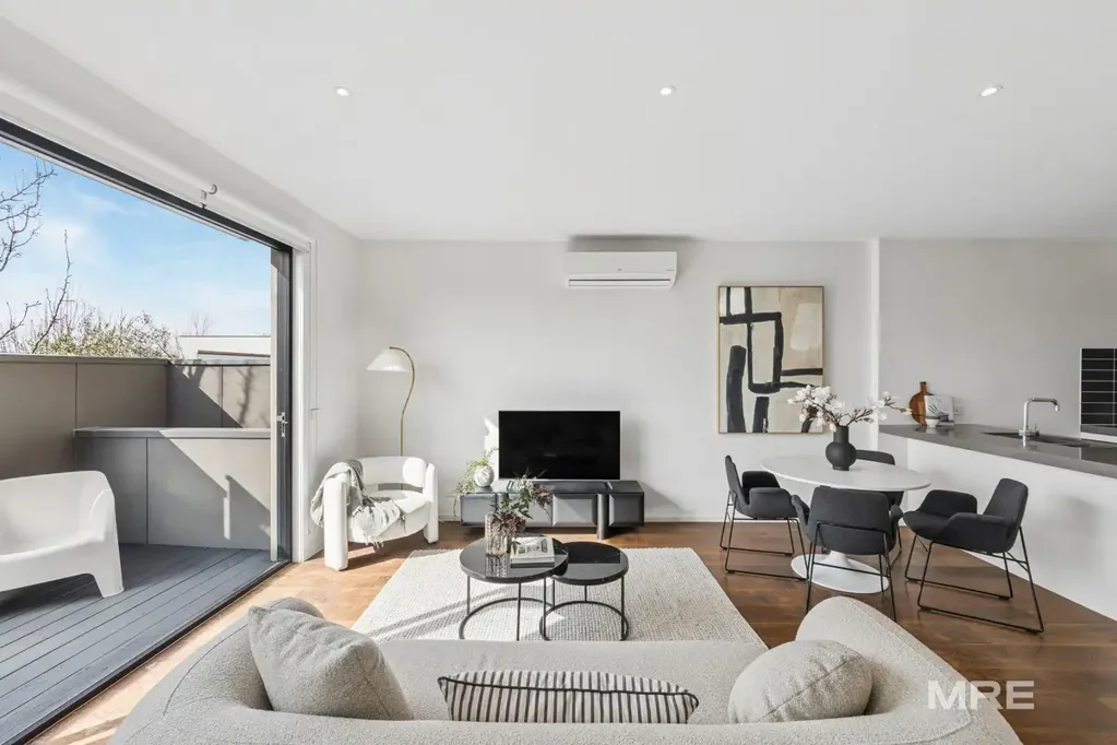 Northcote 2બેડરૂમ Light-Filled Triple-Storey Townhouse in the Heart of Northcote