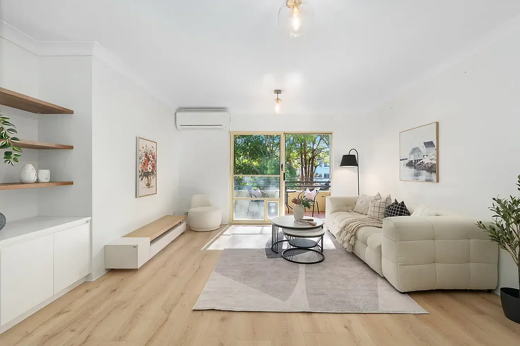 Abbotsford 3Moenga Sun Soaked Designer Apartment in World Class Peninsula Complex