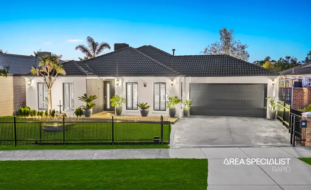 Narre Warren South 5ਬੈੱਡਰੂਮ Smart, Stylish & Energy-Efficient Family Living in a Prime Location!