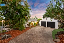 127 Discovery Drive, Helensvale