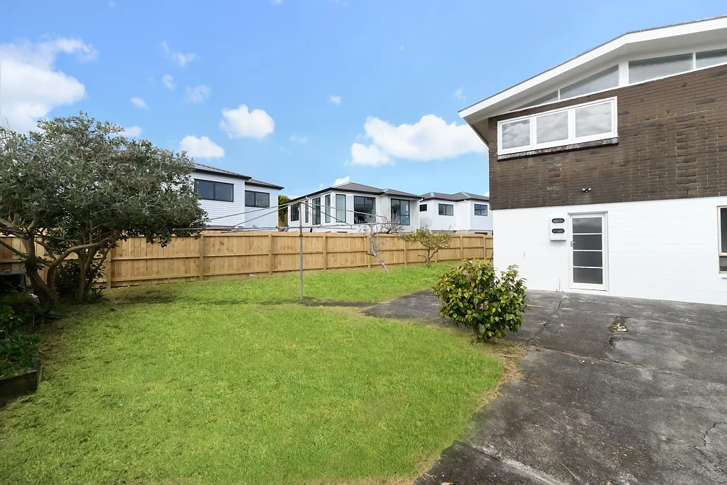 Blockhouse Bay 5房  Fully Renovated and Move-In Ready