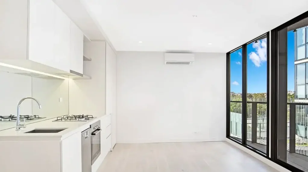 2 bed 1 bath 1 standard car space apartment for rent