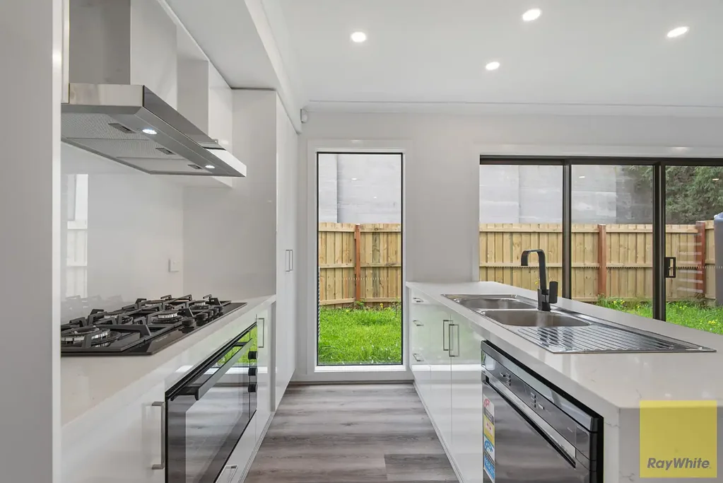 Altona Meadows 3Kwarto UNIT 2 FOR SALE - PRIME POSITION & CONVENIENT ACCESSIBILITY !!