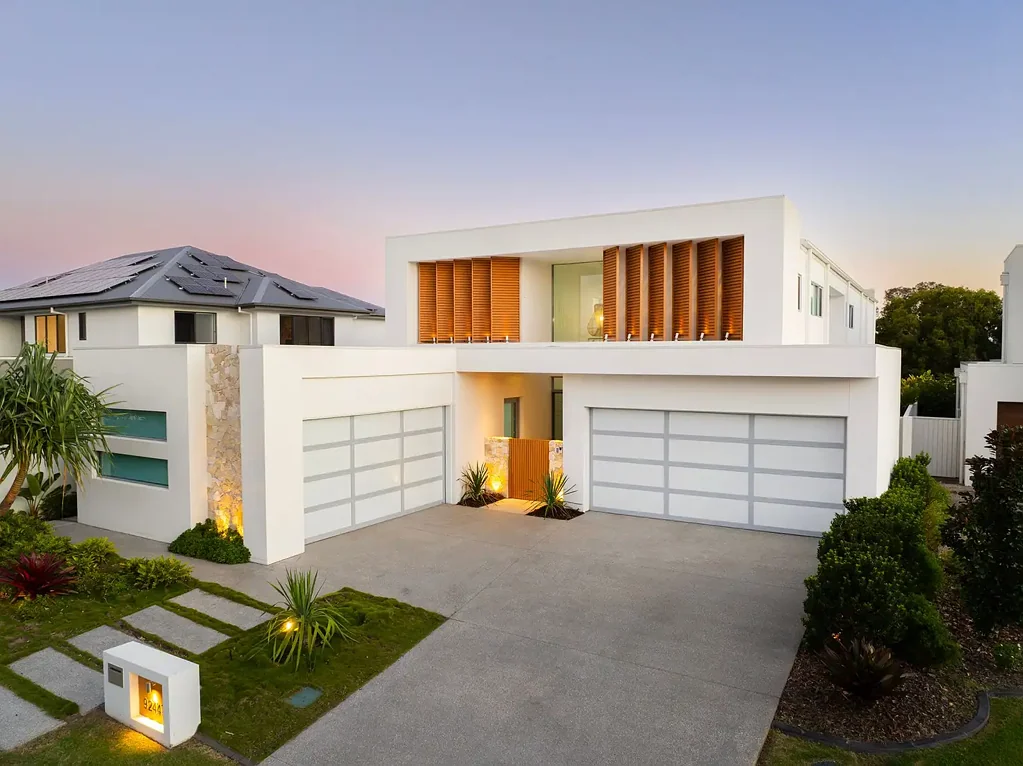 9244 Peter Senior Drive, Hope Island, QLD 4212