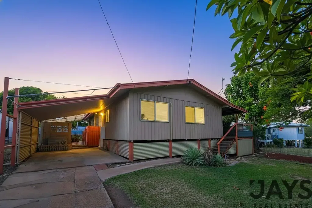 6 DOWSETT CRESCENT, HEALY