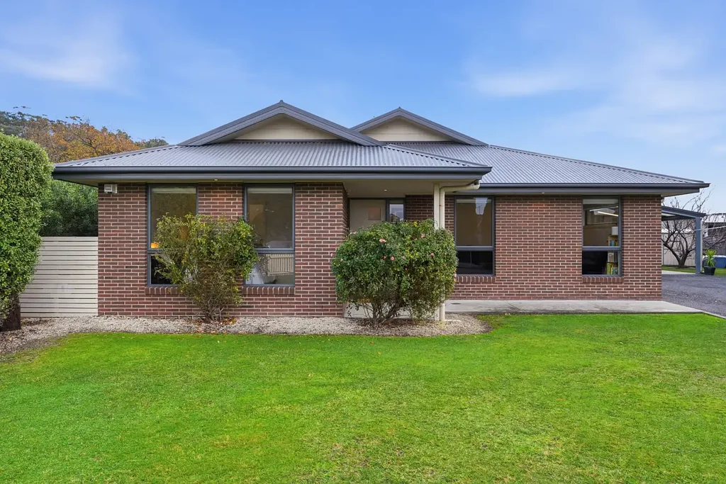 Claremont 3房  Absolutely Everything You Could Want... And More!