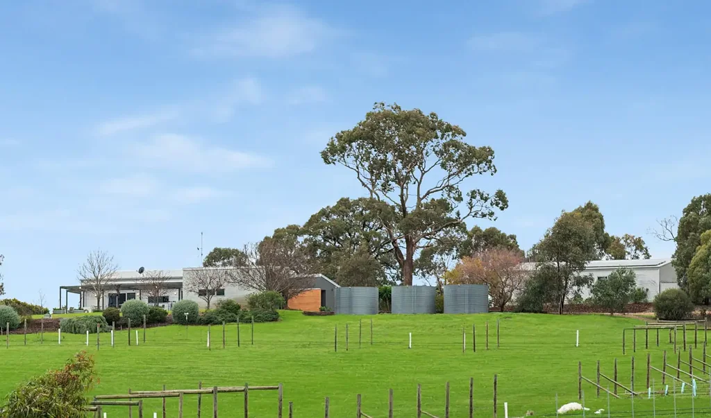 Heathcote 5 Slaapkamer ARCHITECTURAL ELEGANCE OVERLOOKING VINES AND ACREAGE