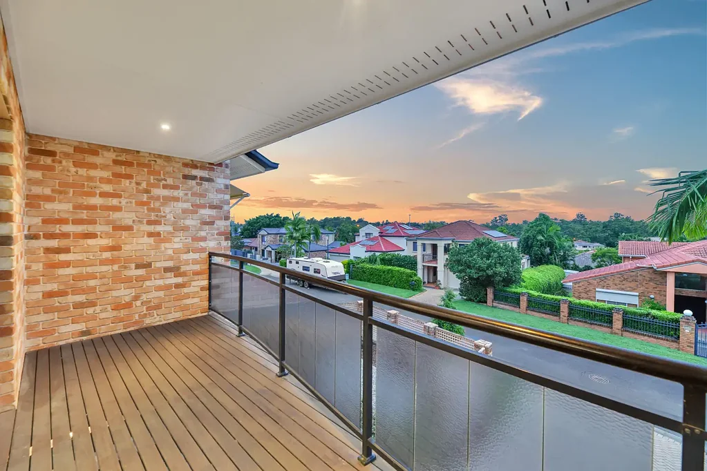 Mount Ommaney 4Habitaciones Great Value Family Home in Elevated Mt Ommaney Position!