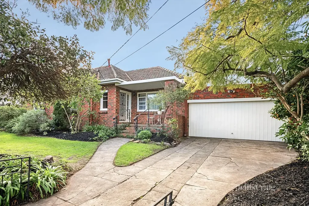 Parkdale 5 Bedroom Charming Clinker Brick Family Home in Heart of Parkdale.
