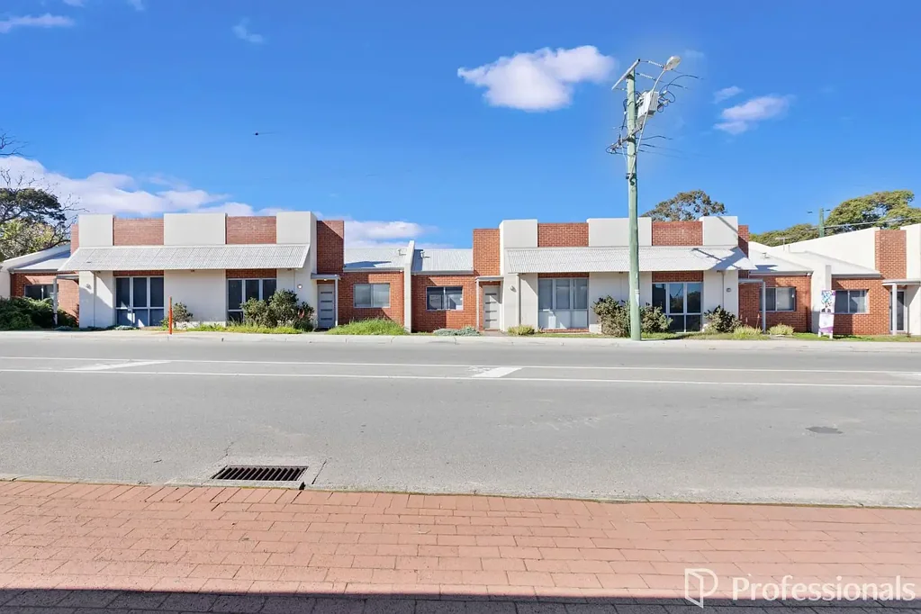STYLISH STUDIO LIVING IN THE HEART OF ARMADALE