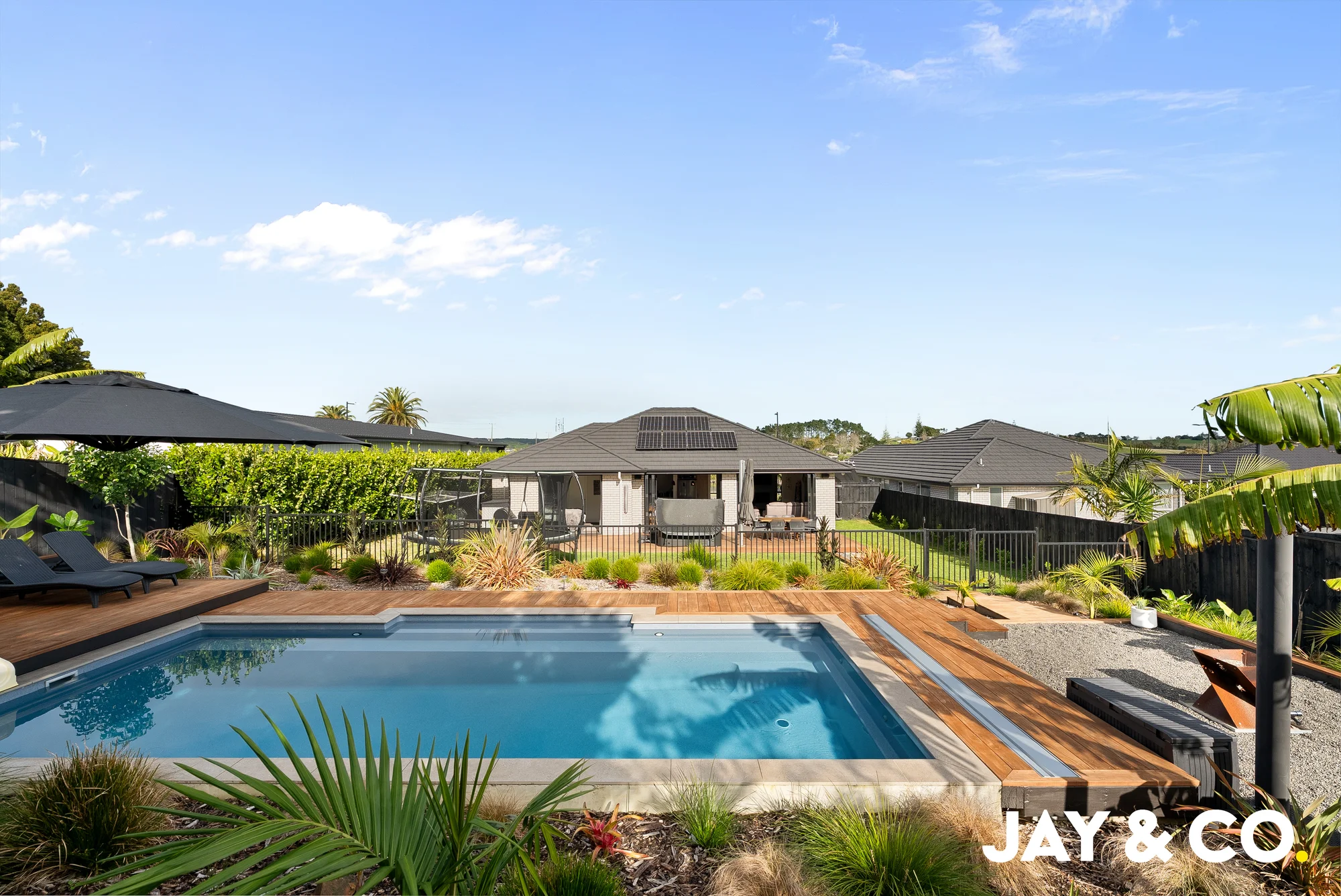 Beachlands 4Habitaciones #THEDAY A Landmark Beachlands Residence