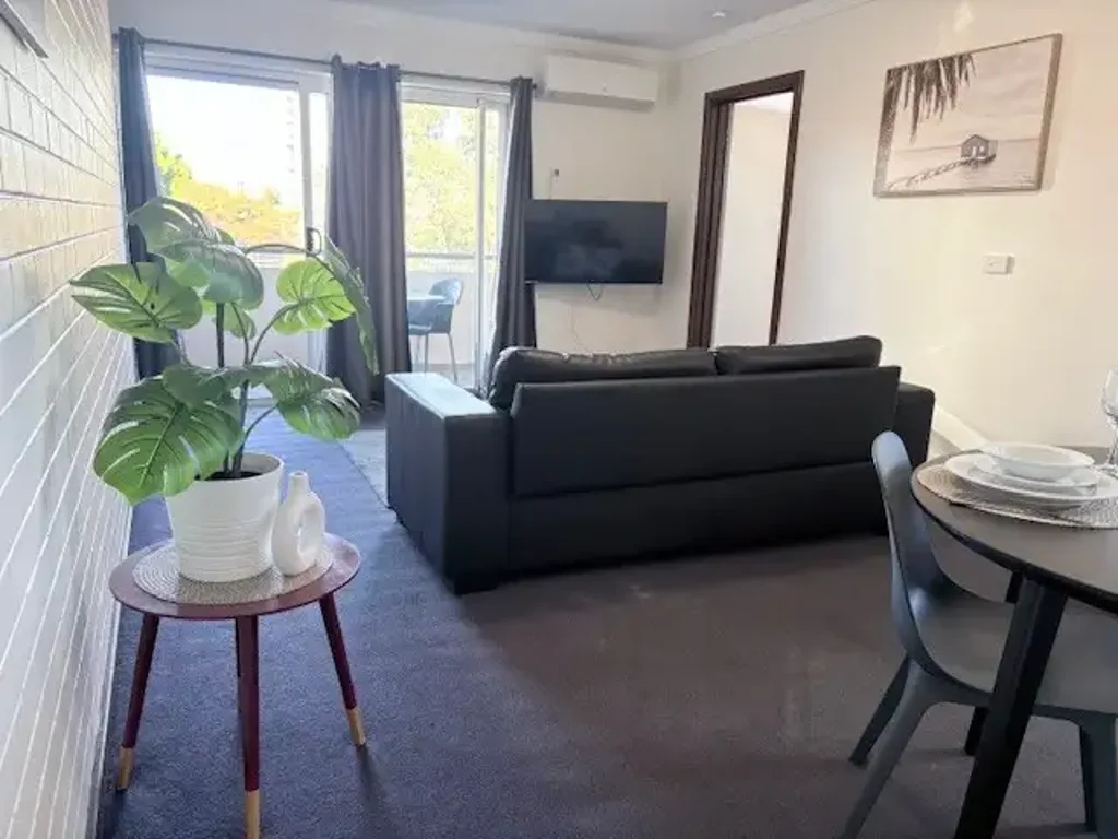 Rivervale 1房  Affordable Leased Investment in Rivervale